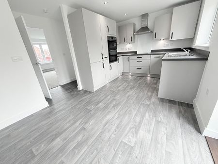 3 bedroom semi-detached house to rent - Photo 2