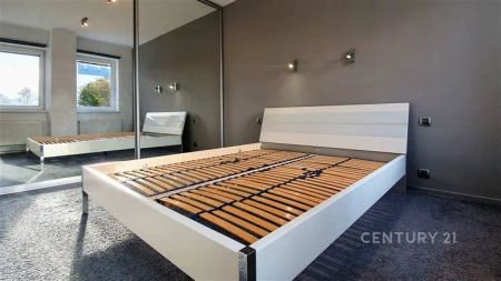 Pronájem nadstandartního bytu 3+kk s šatnou a 30 m - Photo 2