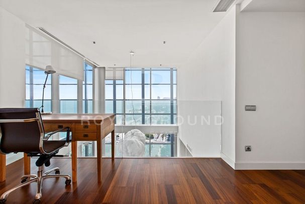 3 room luxury penthouse for rent in Barcelona, Spain - Photo 1