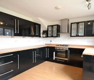 3 bedroom end of terrace house to rent - Photo 5