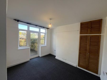 3 bedroom end of terrace house to rent - Photo 5