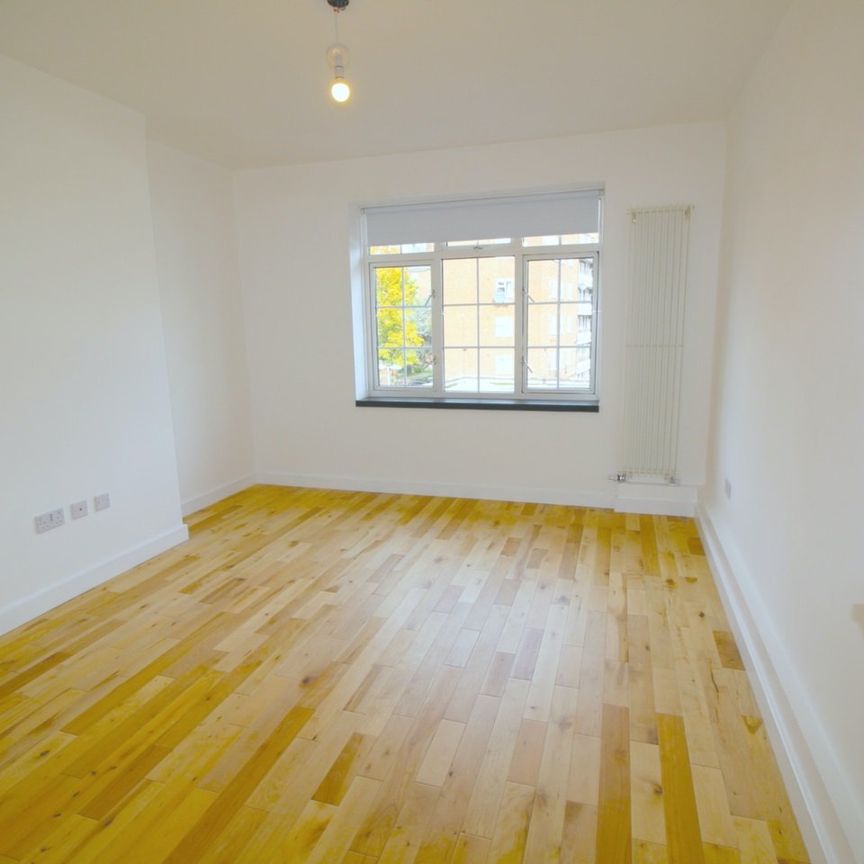 3 Bed Flat, Davidson Gardens, SW8 - Photo 1