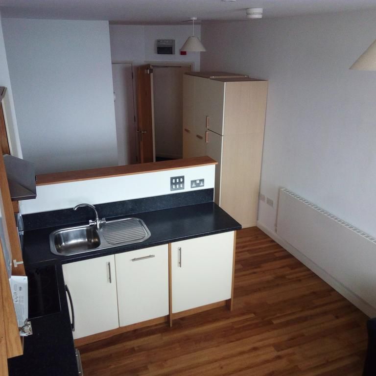 Studio to rent - Photo 1
