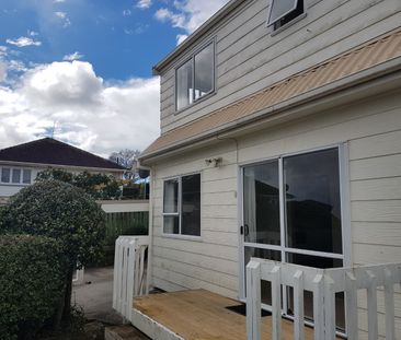 Comfortable home with nice outlook - Photo 3