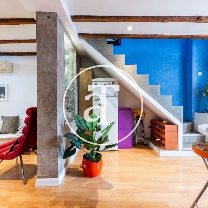 Monthly rental duplex with one bedroom suite, dressing room, and one bathroom in the center of Madrid. - Foto 1