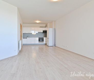 Pronájem bytu 1+kk 38 m2 - Fotografie 4