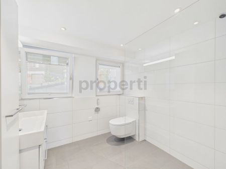 Charmante und lichtdurchflutete Wohnung mit schönem Balkon, inkl. einem Parkplatz - Photo 5