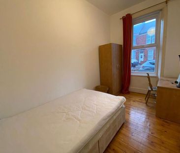 3 bedroom ground floor flat to rent - Photo 2
