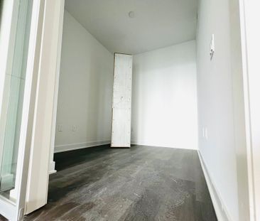 For Lease - 3900 Confederation Parkway Unit# 5706, Mississauga, Ont... - Photo 4