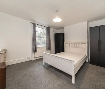 3 bedroom end of terrace house to rent - Photo 5