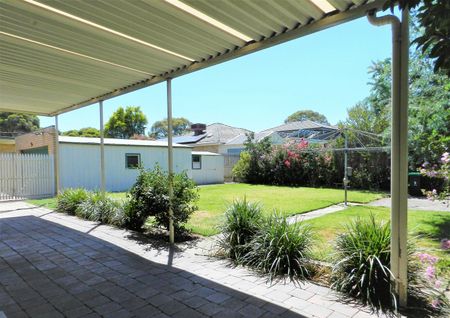 Great Family Home - Photo 2