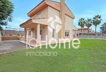 Casa o chalet de alquiler en La Conarda - Montesano