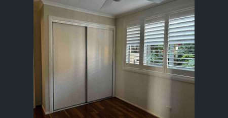 Private Ground Floor Residence with Bills Included - Photo 2