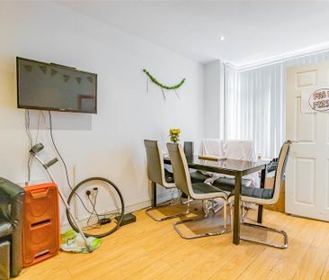 6 bedroom house to rent - Photo 2