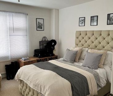 2 bedroom maisonette to rent - Photo 2