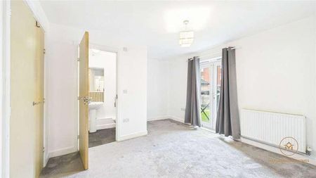 Oakside Court, Fencepeice Road, Ilford, Essex, IG6 - Photo 4