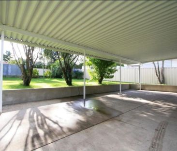 Ideally Located - Photo 1