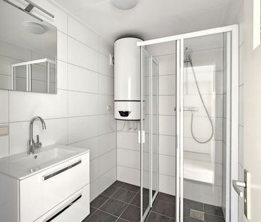Appartement te huur: van Tuyll van Serooskerkenstraat 55 2273 CC Vo... - Photo 3