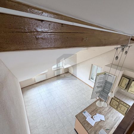 PRIX TOP! EN ATTIQUE, LUMINEUX ET CALME - Foto 4