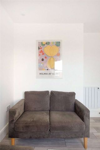 A modern two bedroom apartment. - Photo 2