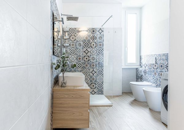 Spacious and bright single room in Piazza Monte Titano