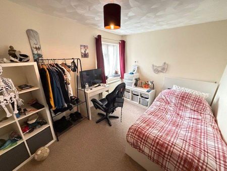 3 bedroom flat to rent - Photo 5