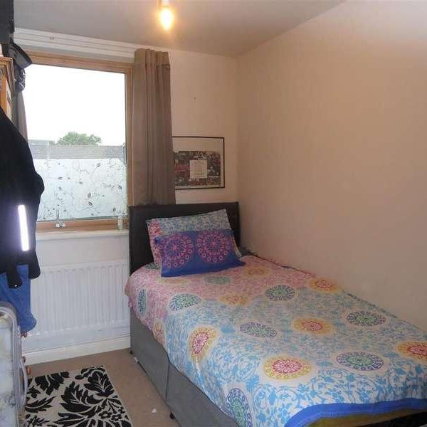 Phoenix House, Bath Road, Hounslow, TW3 - Photo 1