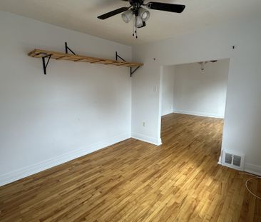 For Lease - 273 SHAKESPEARE Street Unit# 2, Vanier and Kingsview Pa... - Photo 1