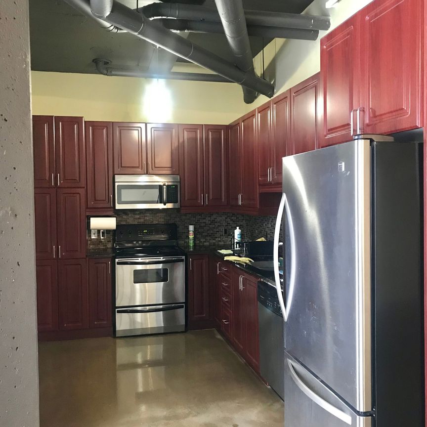 For Lease - 66 Bay Street Unit# 715, Hamilton, Ontario - Photo 1