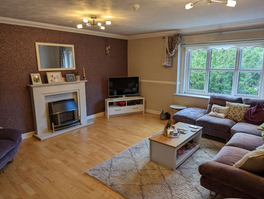 2 Bed Flat, Little Parkfield Road, L17 - Photo 1