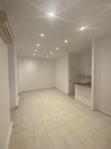 Appartement 1 pièces 27m2 MARSEILLE 1ER 565 euros - Photo 3