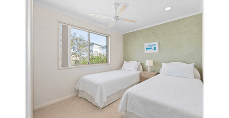 COASTAL LIVING IN A PRIZED PARADISE POINT LOCATION - Photo 4