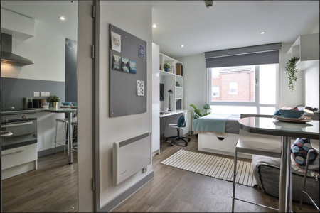 1 bedroom in a flat share to rent - Photo 5