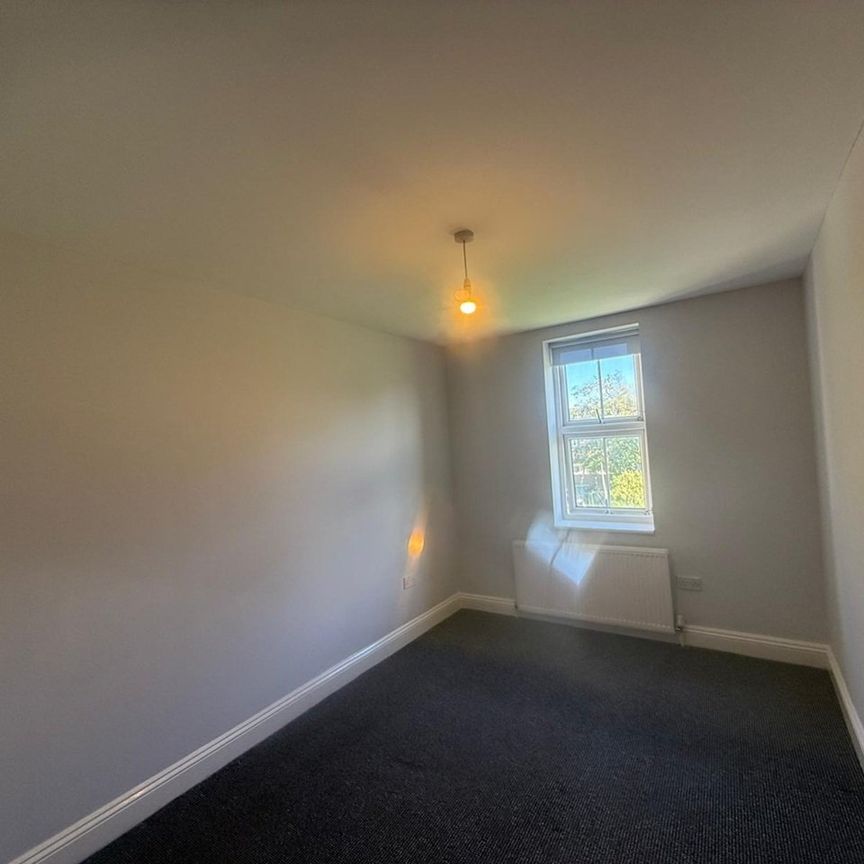 3 Bed Flat, Howard Road, SE25 - Photo 1