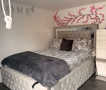 Room in a Shared House, Goudhurst Road, BR1 - Photo 3