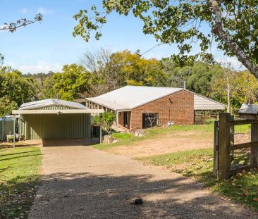 Spacious 4-Bedroom Acreage home with pool, shed and suitable for ho... - Photo 2
