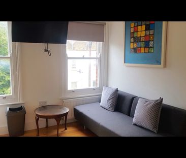 Room in a Shared Flat, Valmar Road, SE5 - Photo 1