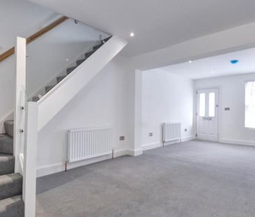 2 bedroom terraced house to rent - Photo 2