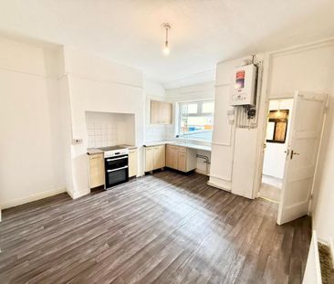 2 bedroom terraced house to rent - Photo 2