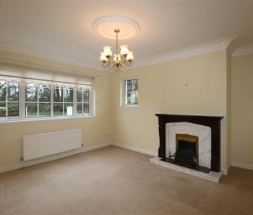 32 Ballyworfy Road, Hillsborough, BT26 6LR - Photo 1