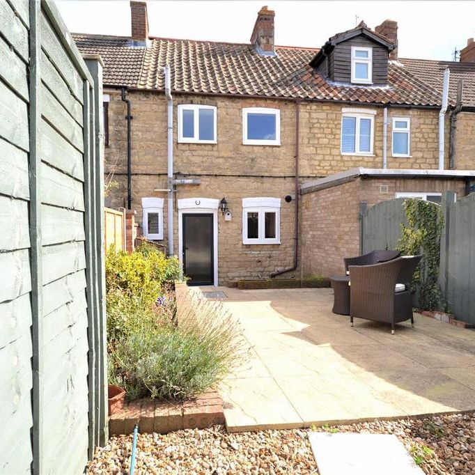 2 bedroom cottage to rent - Photo 1