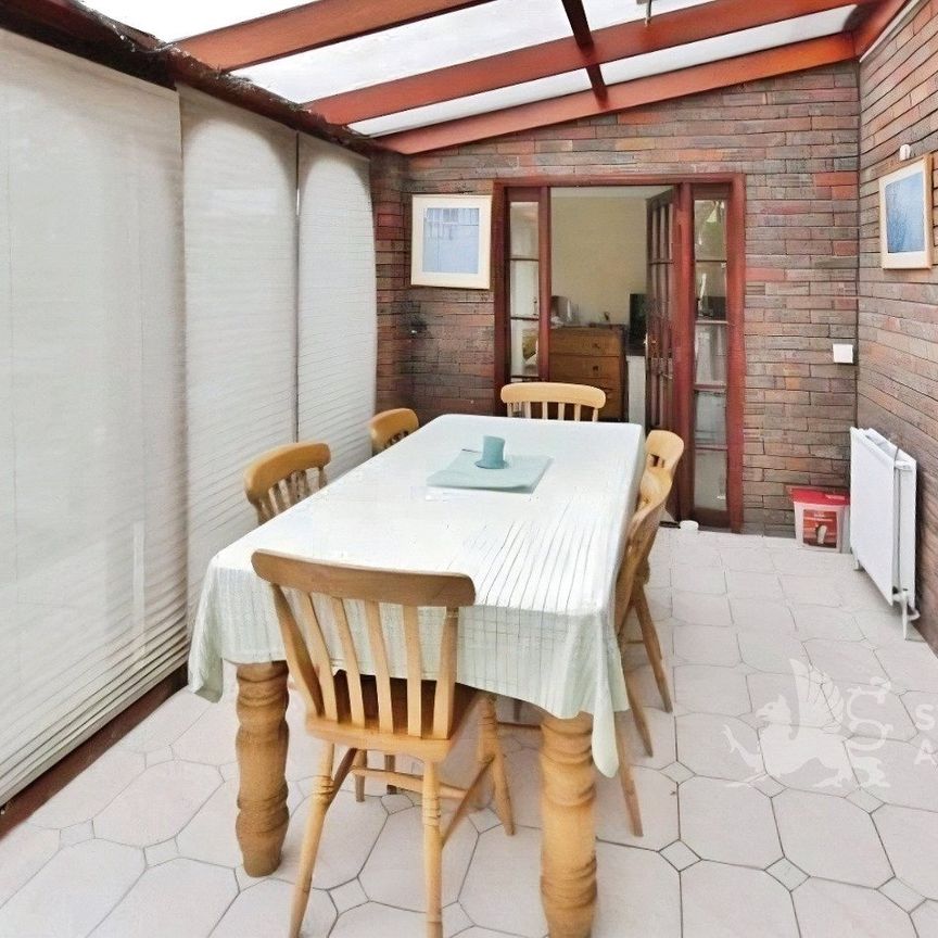 Farnham Road, Guildford, Surrey, GU2 4JN - Photo 1