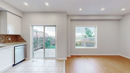 For Lease - 84 Abbotsbury Drive, Brampton, Ontario - Photo 4