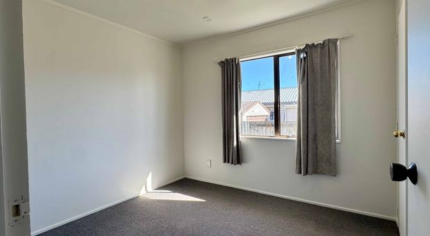 12a Lloyd Drive - Photo 1