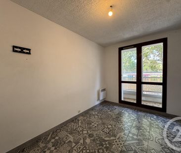 Location Appartement 2 pièces 32m² MARSEILLE 10ème - Photo 1