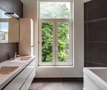 Woning te huur in Brussel voor € 5.900 met 5 slaapkamers - Photo 4