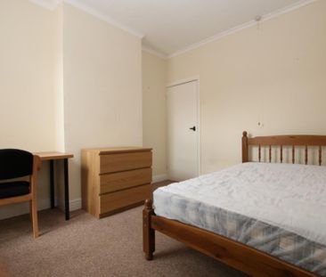 4 bedroom terraced house to rent - Photo 5