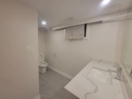 For Lease - 307 Axminster Drive Unit# Basment, Richmond Hill, Ontario - Photo 3