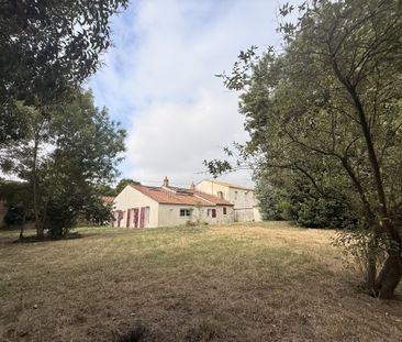 Location Maison 5 pièces 134m² ST AIGNAN GRANDLIEU 44860 - Photo 2