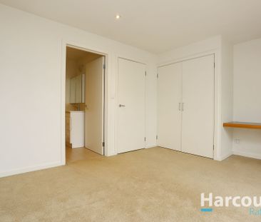 Modern 2-Bedroom Home in Bundoora - Photo 2